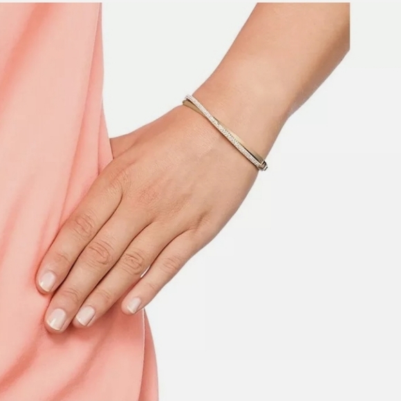 Michael Kors Gold Crisscross Pavé Bracelet NWT - Picture 1 of 5